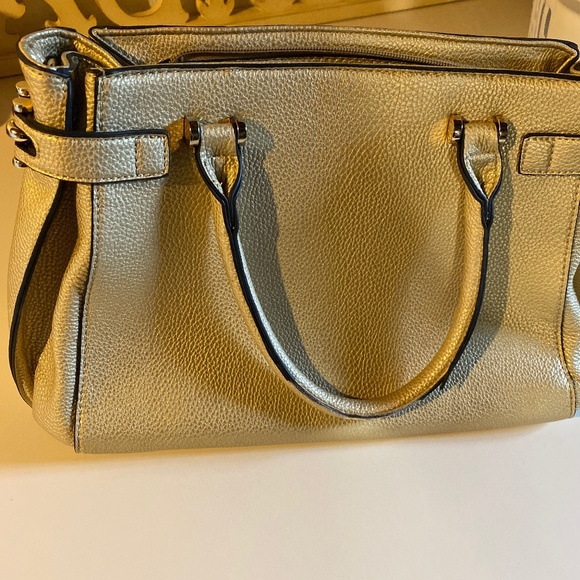 Cream Patent Leather Purse - Picture 8 of 10
